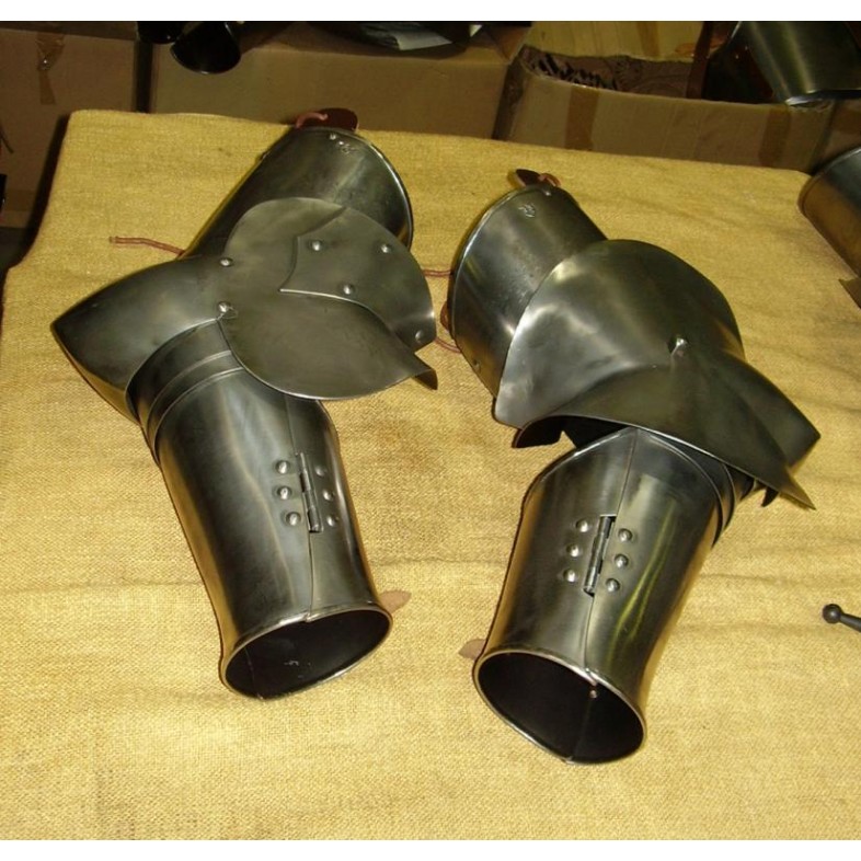 Les  Bras d'Armure Médiévale