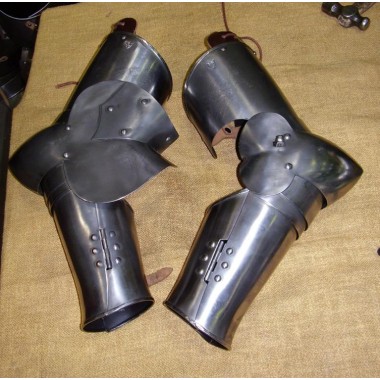 Les  Bras d'Armure Médiévale