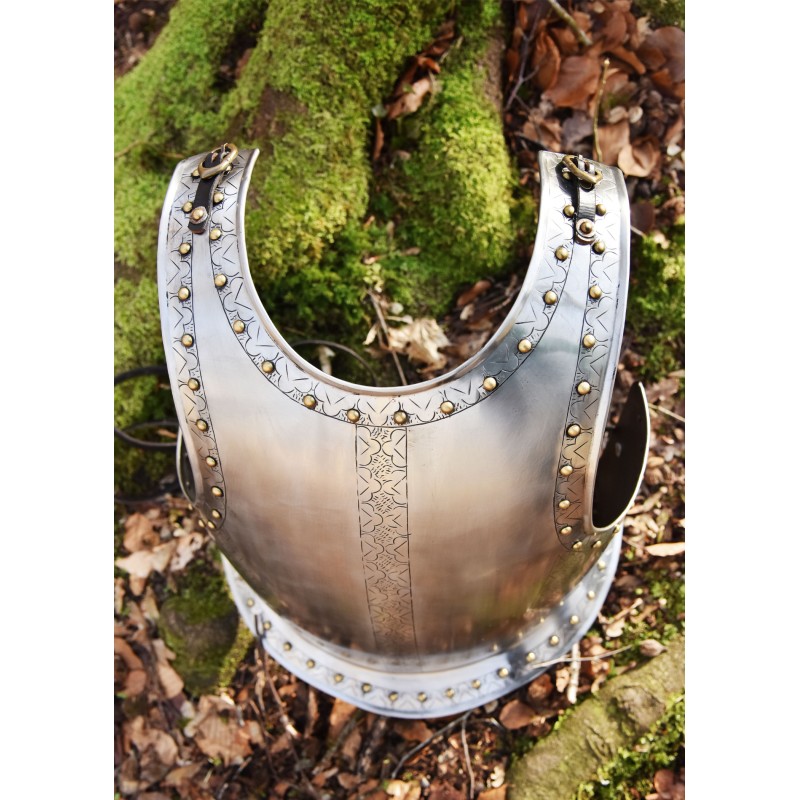 Cuirasse médiévale - avec gravures