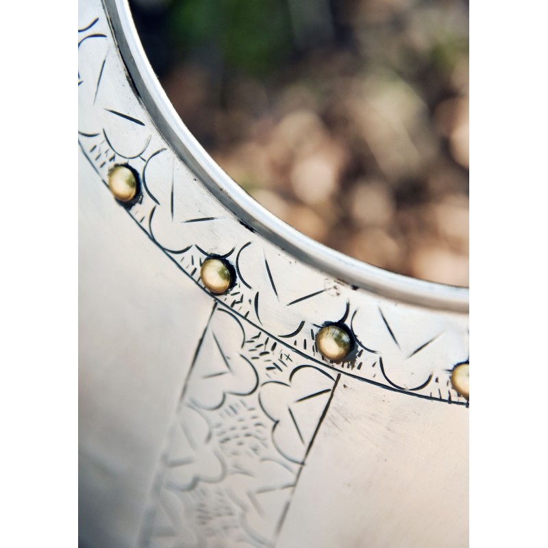 Cuirasse médiévale - avec gravures