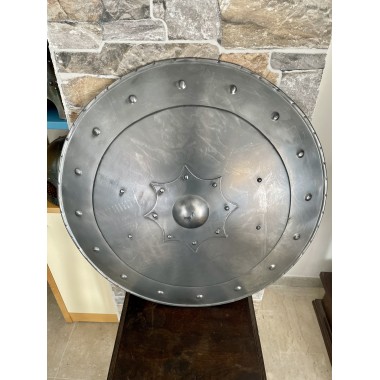 Bouclier médiéval en fer