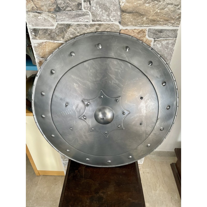 Bouclier médiéval en fer