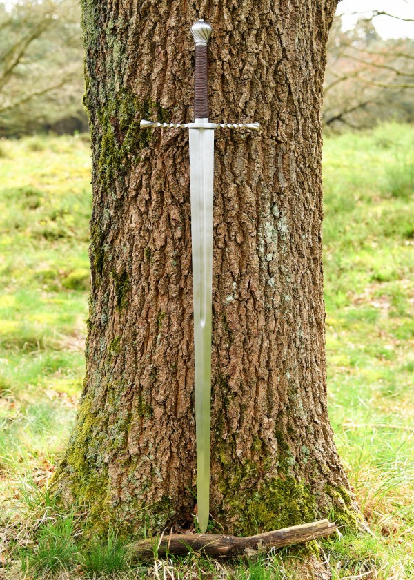 Épée bâtarde, une demi-mains