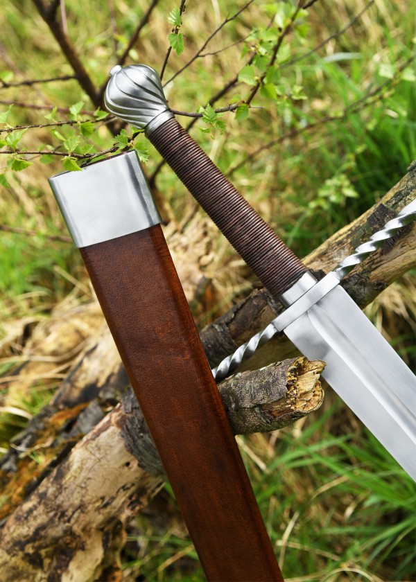 Épée bâtarde, une demi-mains