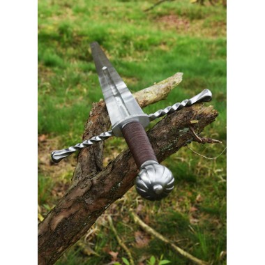 Épée bâtarde, une demi-mains