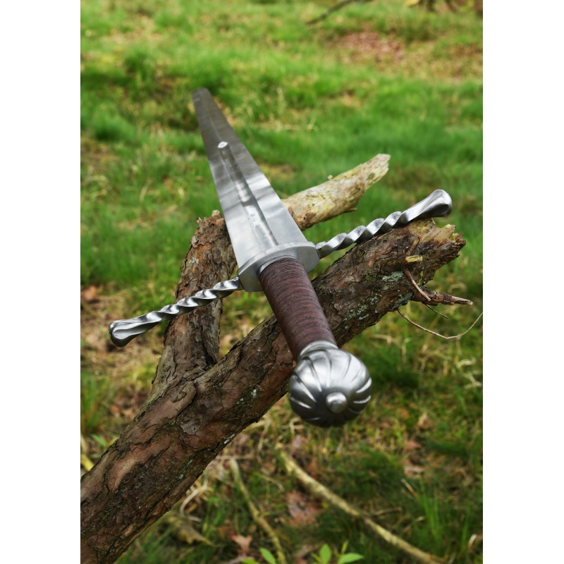 Épée bâtarde, une demi-mains