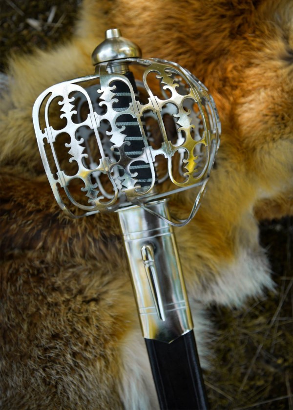 Rapière écossaise avec fourreau