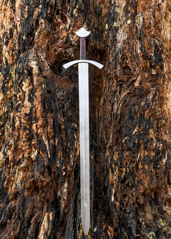 Épée de chevalier avec fourreau