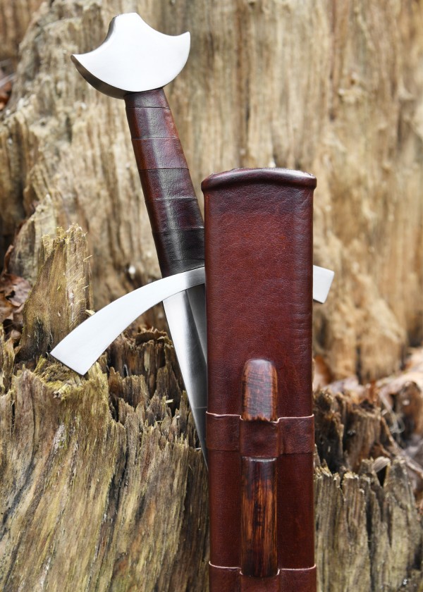 Épée de chevalier avec fourreau