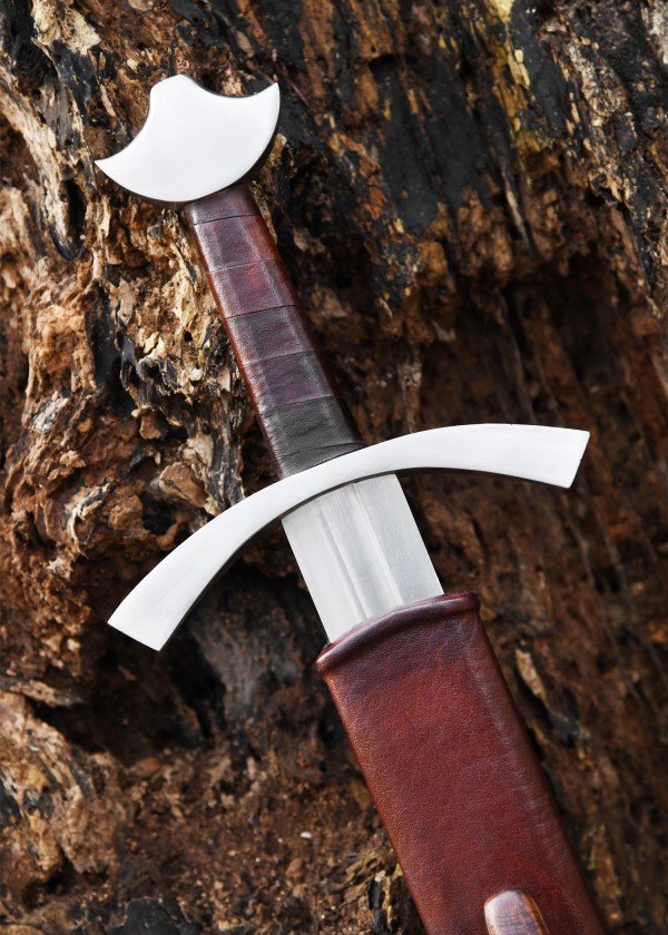 Épée de chevalier avec fourreau