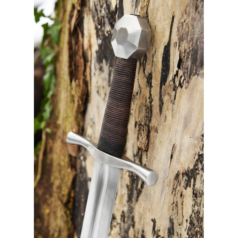 Épée médiévale avec fourreau