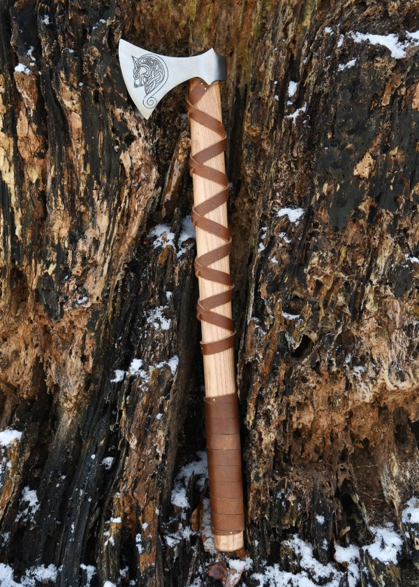 Hache viking - gravure et gainage de cuir