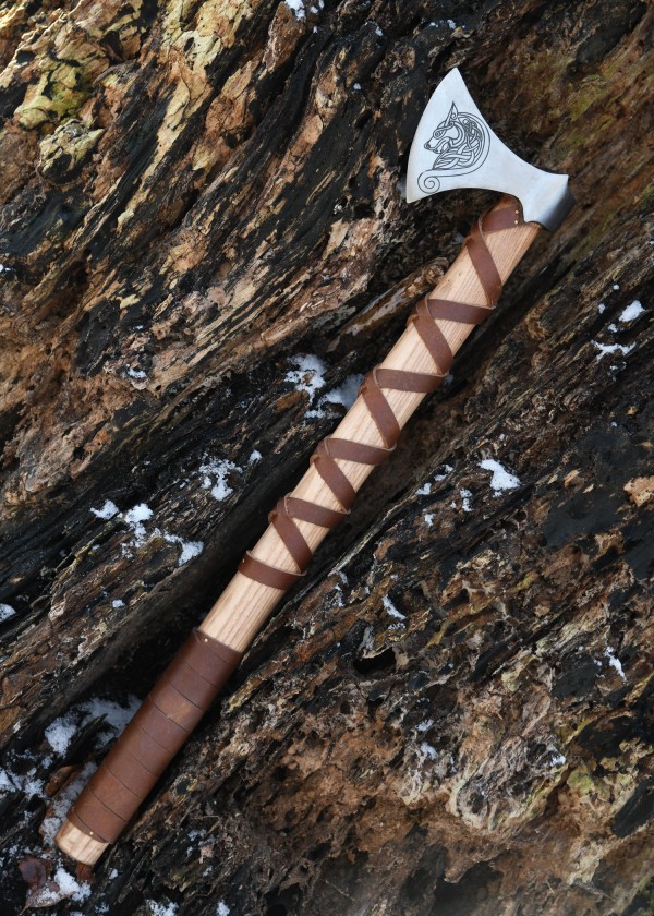 Hache viking - gravure et gainage de cuir