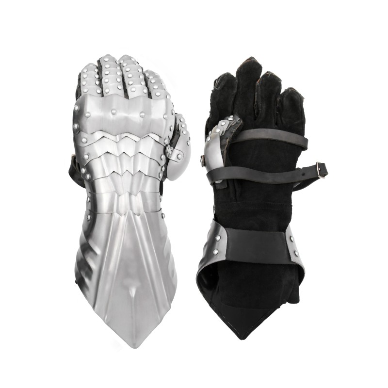 Gantelets Médiévaux en acier, rivetés