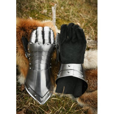 Gantelets médiévaux d'armure