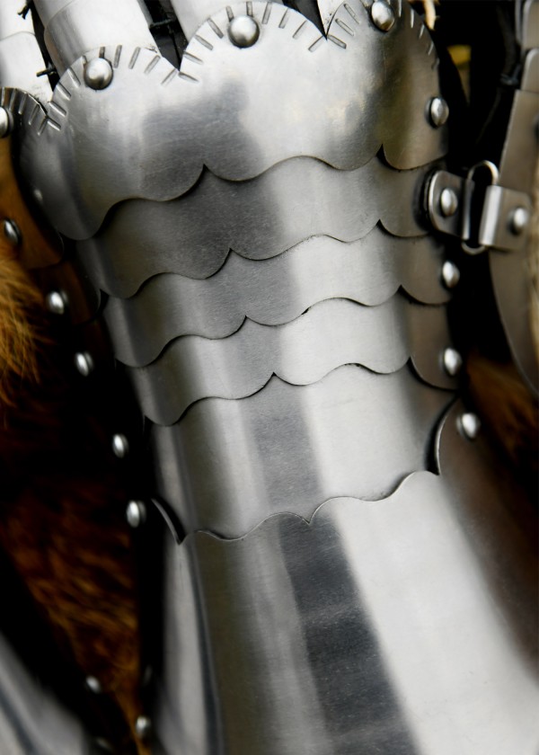 Gantelets médiévaux d'armure