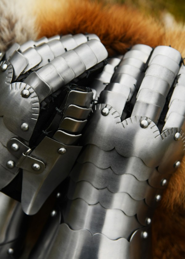 Gantelets médiévaux d'armure