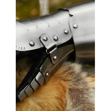 Gantelets médiévaux d'armure