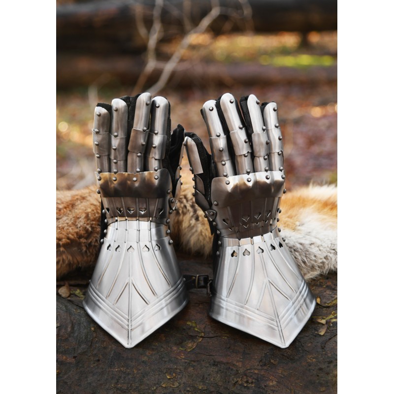 Gantelets d'armure gothiques