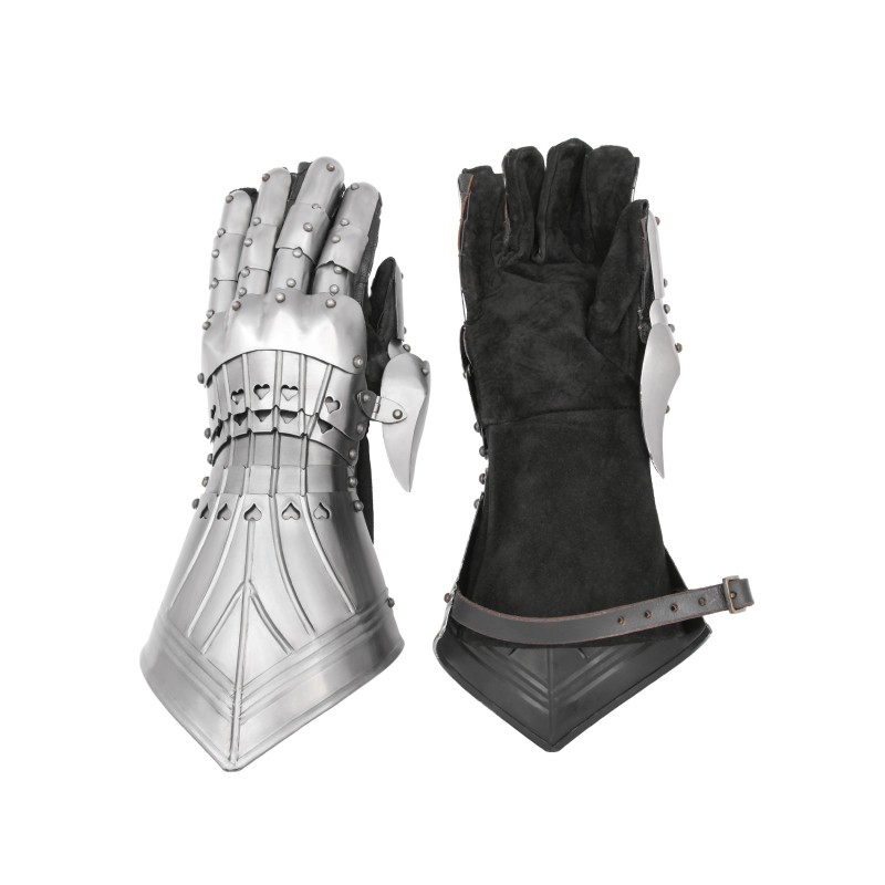 Gantelets d'armure gothiques