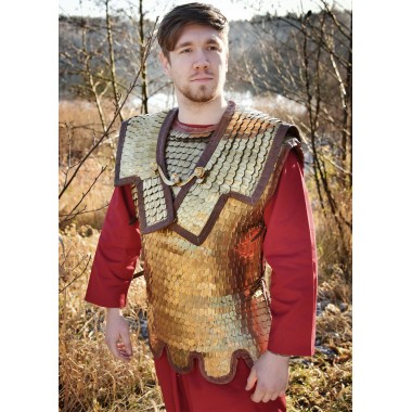 Lorica Squamata, armure romaine à écailles avec renforts d'épaules