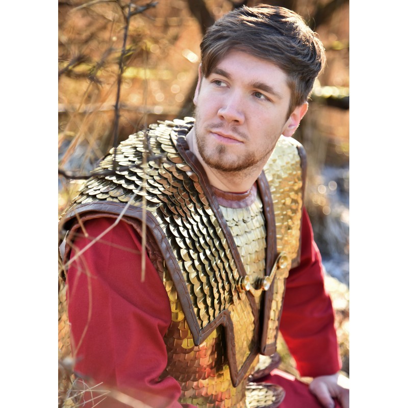 Lorica Squamata, armure romaine à écailles avec renforts d'épaules