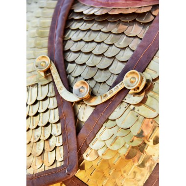 Lorica Squamata, armure romaine à écailles avec renforts d'épaules