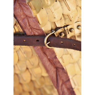 Lorica Squamata, armure romaine à écailles avec renforts d'épaules