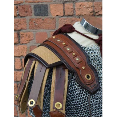 Épaulières romaines en cuir