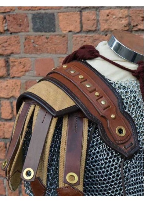 Épaulières romaines en cuir
