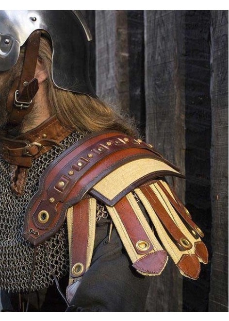 Épaulières romaines en cuir