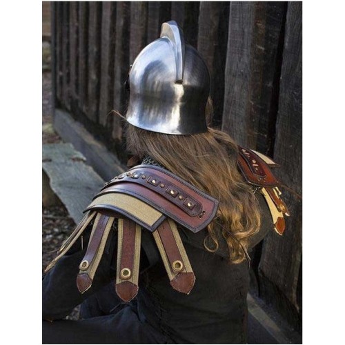 Épaulières romaines en cuir
