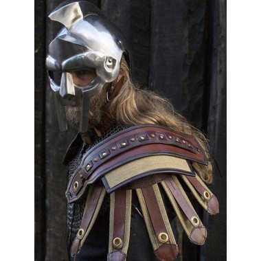 Épaulières romaines en cuir
