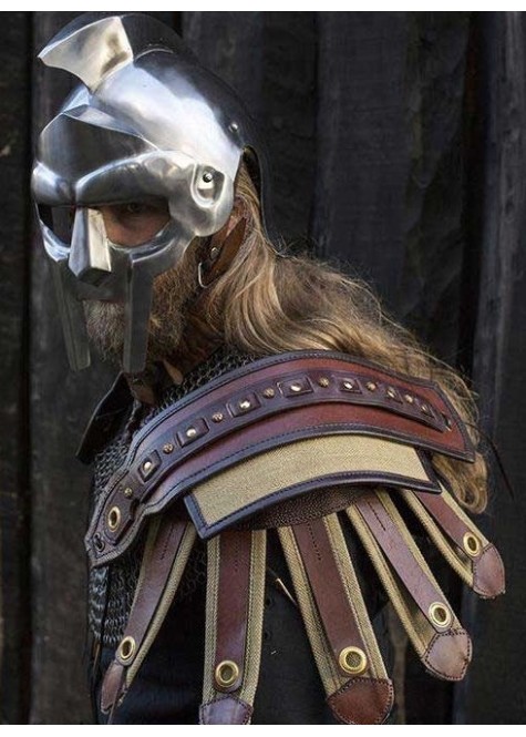 Épaulières romaines en cuir