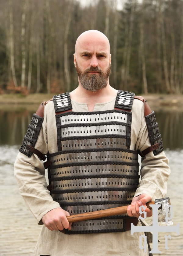 Armure à lamelles type cuir Birka et acier