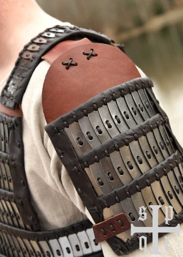 Armure à lamelles type cuir Birka et acier