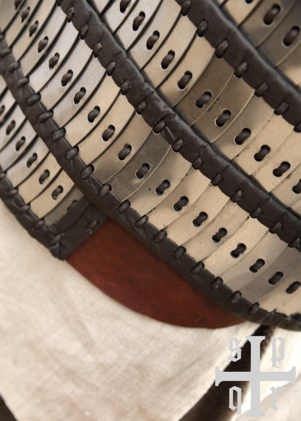 Armure à lamelles type cuir Birka et acier