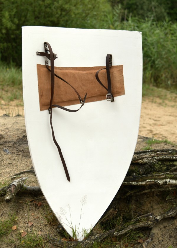 Grand bouclier en bois