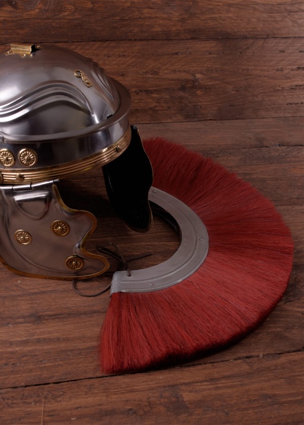 Broche de casque romaine en métal
