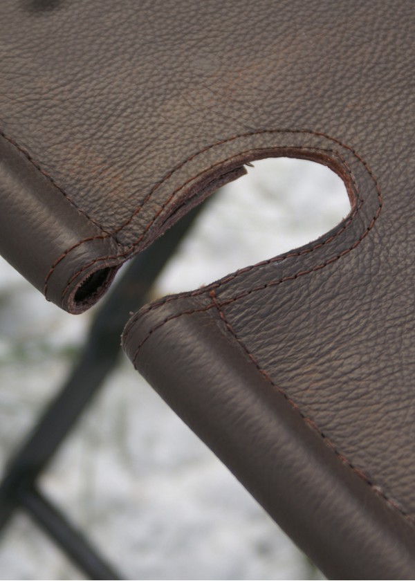 Tabouret pliant romain