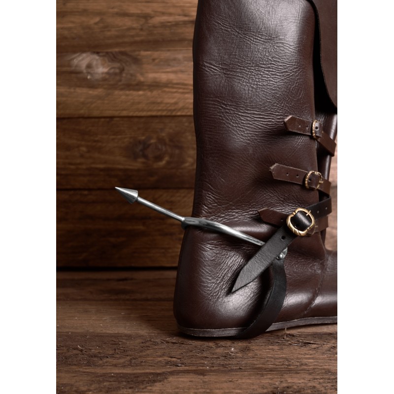 Éperons médiévaux en acier