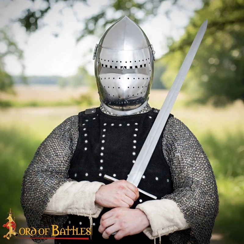 Casque bassinet du XIVe siècle