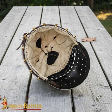 Casque bassinet du XIVe siècle