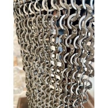 Casque viking à cotte de mailles rivetée