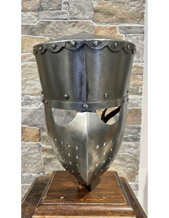 Grand casque médiéval