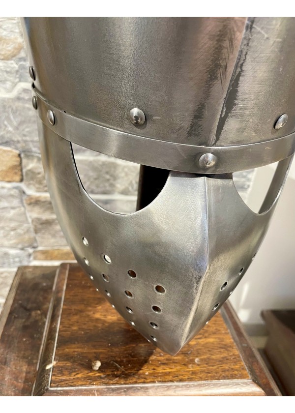 Grand casque médiéval