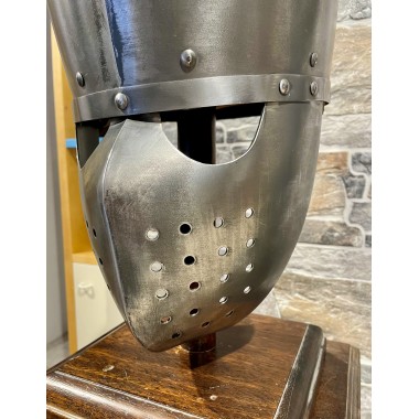 Grand casque médiéval