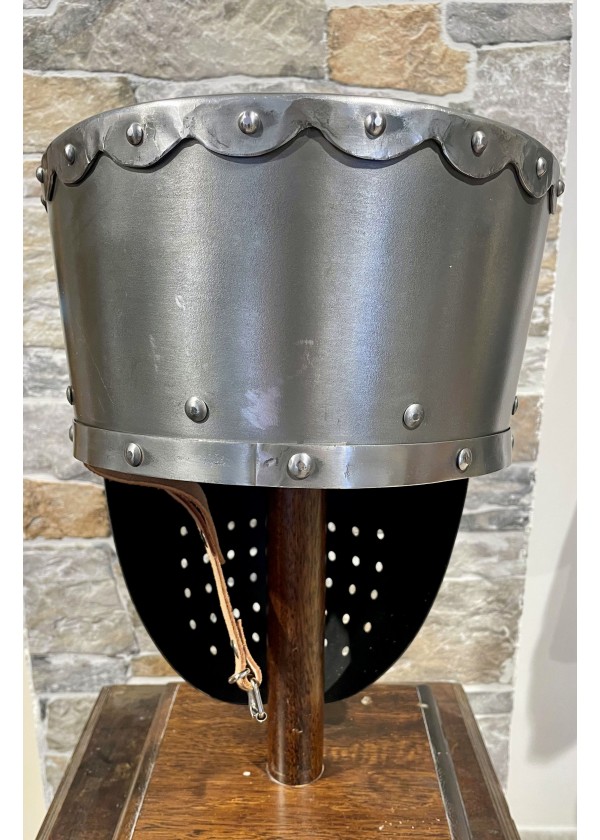 Grand casque médiéval