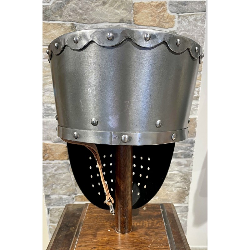 Grand casque médiéval