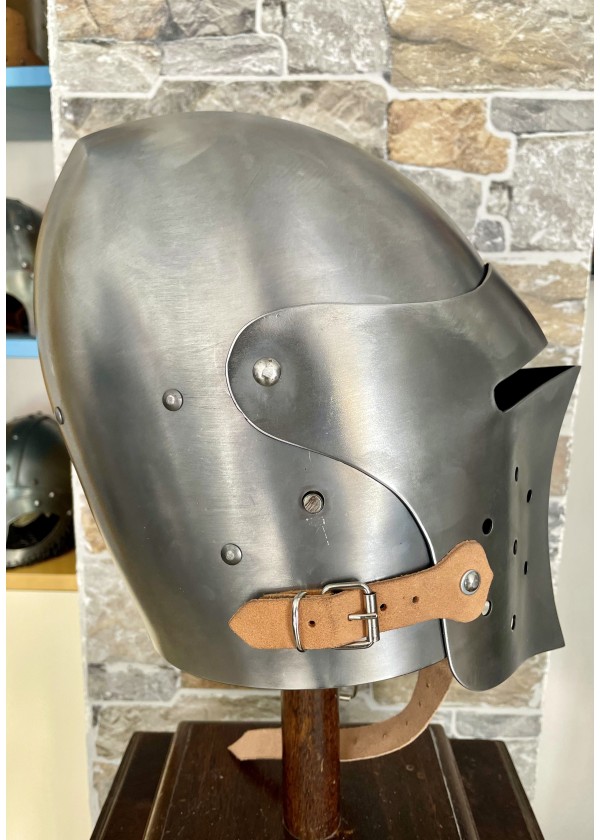 Casque de combat – Bassinet médiéval à visière